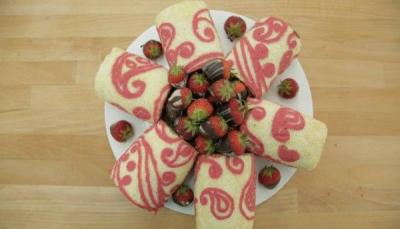 Nadiya's dairy-free ice cream roll showstopper. (Image: Love Productions)