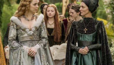 Jodie Comer and Michelle Fairley in "The White Princess". (Photo: Starz)